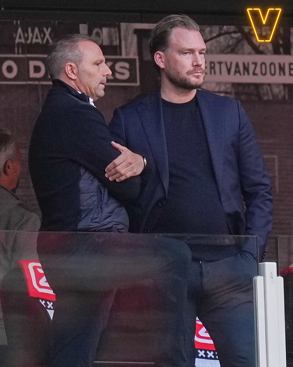 Aandachtig toeschouwer bij Ajax - FC Twente: Maurice Steijn! 👀 #vandaaginside #ajatwe