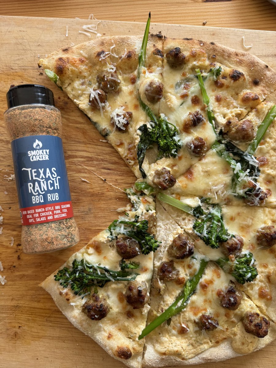 White base pizza on the @gozney ArcXL. White base made with crème fraiche & Texas Ranch Rub. Fennel sausage, tenderstem broccoli, fior di latte finished with freshly grated pecorino 🍕