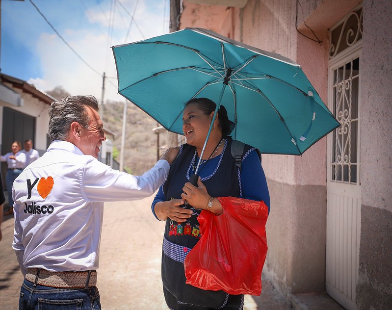 PabloLemusN's tweet photo. Con mucha humildad agradecemos el apoyo de las y los jaliscienses, por confiar en nuestro proyecto, respaldado por las mejores propuestas y resultados tangibles de buenos gobiernos.

Amamos a nuestra tierra y queremos lo mejor para todas y todos. ¿Quién jala? Para seguir poniendo el corazón ❤️ y trabajar bien y de buenas por nuestro estado: Y🧡 Jalisco.

¡Ánimo, vamos a ganar!, buen domingo.

#SiempreMejores
#SiempreJalisco
#YoJalisco