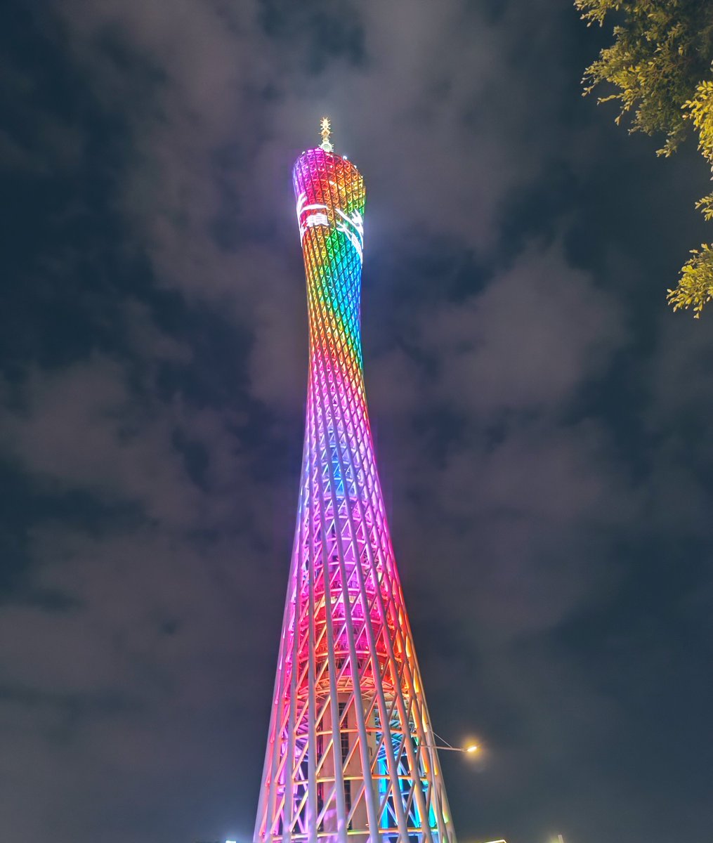 hrbin_'s tweet photo. 我愿意做一枚白昼的月亮
不求炫目的荣华
不淆世俗的潮浪 https://t.co/DuK4inm8UG