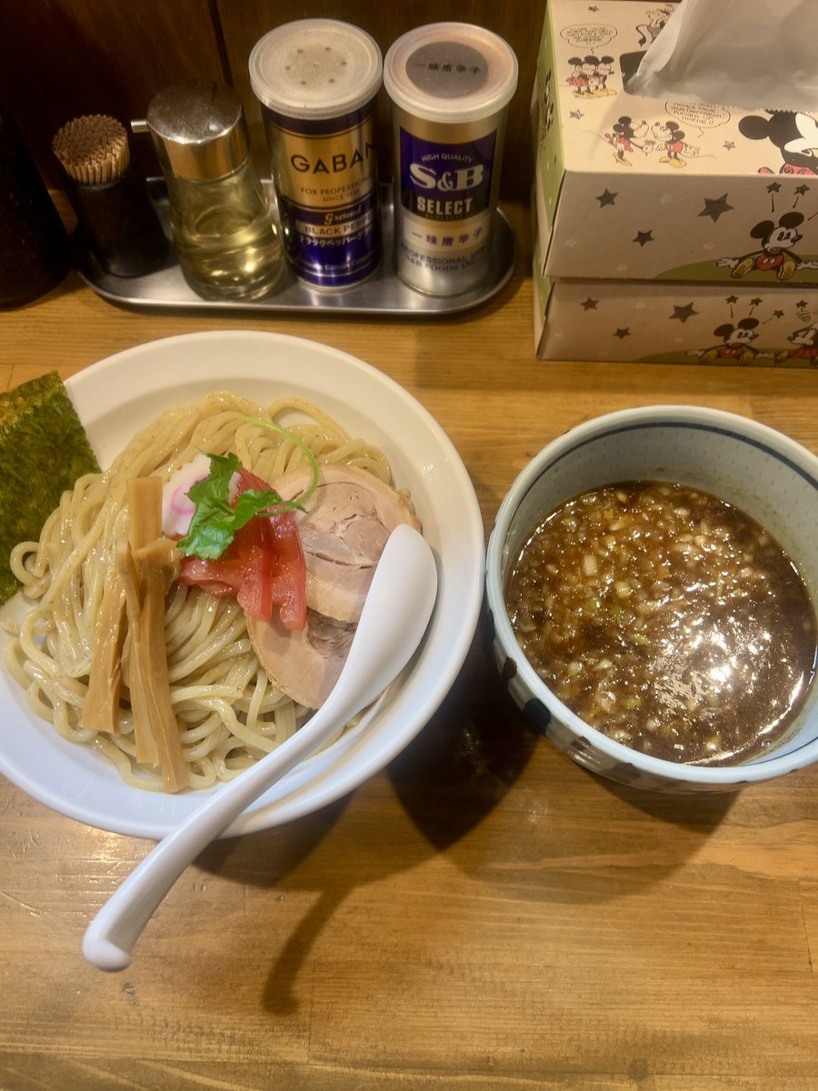 jet_stepn's tweet photo. やっと終わったと思ったら間髪入れずまたアナライズが発動
無限ループ、4周目

アルトコイン貯金も大幅下落

非常にストレスフルなので爆食旅へ

 #蕃茄 のつけ麺大盛り
#stepn https://t.co/E1awrbBnOJ