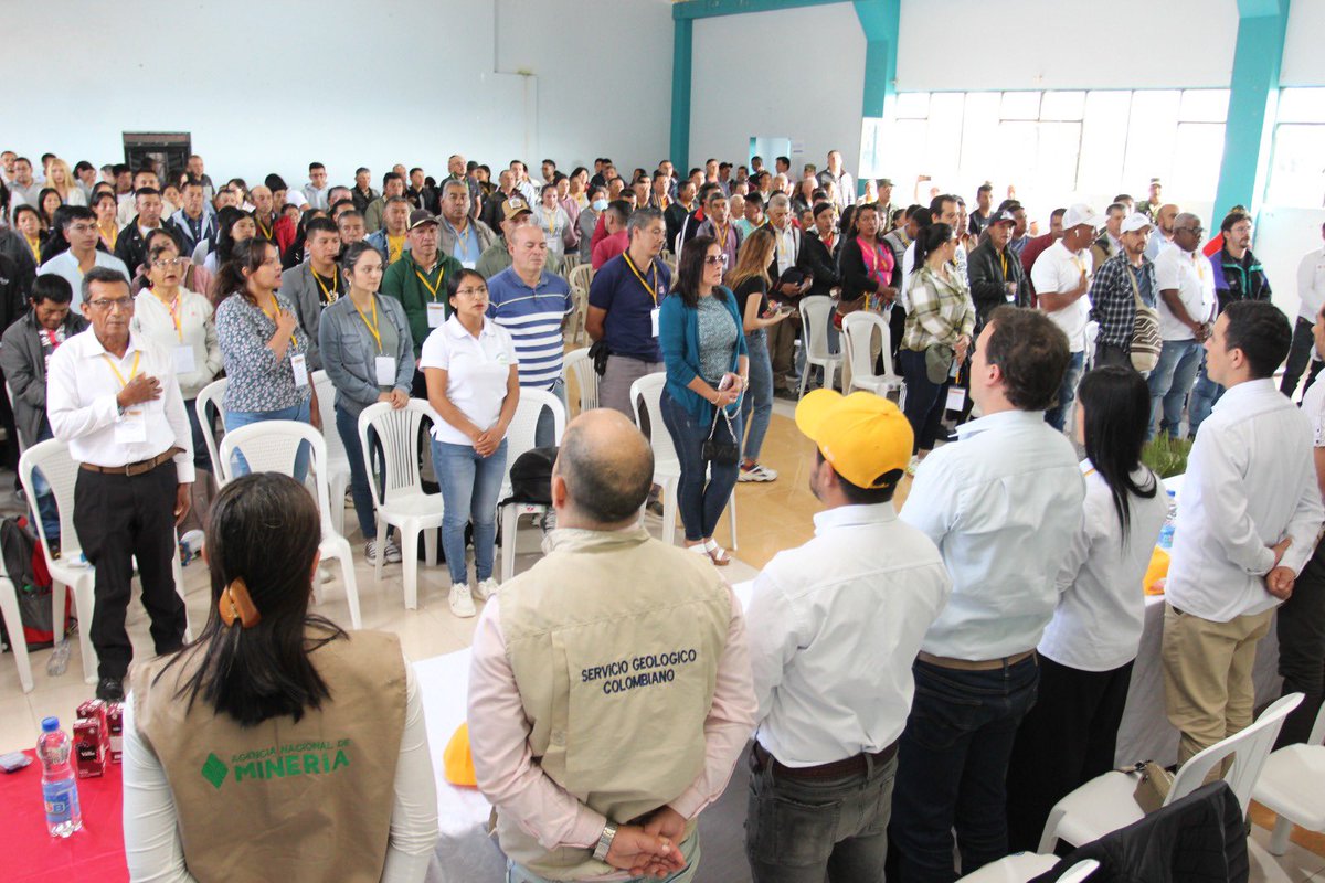 MinEnergiaCo's tweet image. La #CumbreMinera en la cordillera y pie de monte se conformó por tres jornadas en donde estuvimos presentes en los municipios de Santa Cruz, Samaniego y La Llanada, 

El cambio está aquí, a través del conocimiento y la puesta en marcha de los #DistritosMineros transitamos el