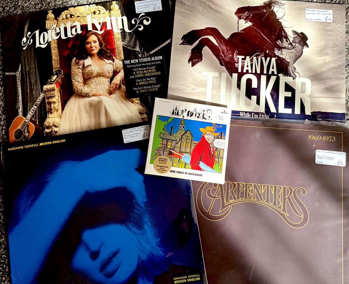 Enjoyable browse this morning at a #Cardiff #RecordFair … #vinyl additions from @LorettaLynn @tanyatucker #MarianneFaithfull and #Carpenters … plus the 50th anniversary of #TheManWhoSoldTheWorld (CD) from @DavidBowieReal #recordcollection