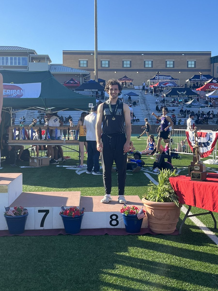 greenhopetfxc's tweet photo. 🚨 SCHOOL RECORD ALERT 🚨 

Senior Cameron Gregg broke the 400m Hurdle record by over 4 seconds! 🤯 57.28 good for 8th place at the @AATrackClassic #TogetherWeRise #GHTF @GHHSSports https://t.co/KyXCsH23zs