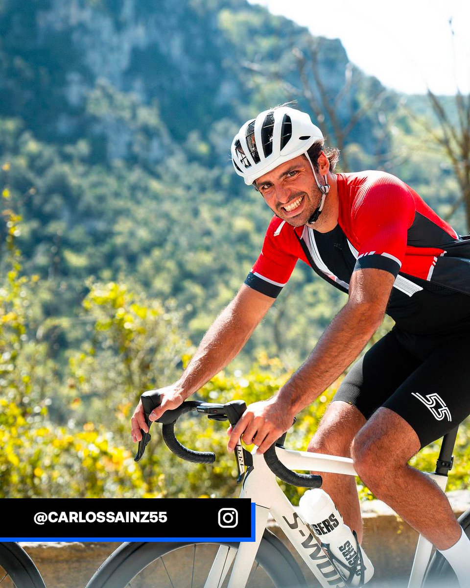 Eurosport_IT's tweet photo. Non sappiamo nemmeno noi se ci ha colpiti di più il vederli insieme o il ciuffettino di Tadej 😍

Prossimo obiettivo: Pogacar sulla Ferrari 💪

#Ciclsimo #Cycling #Pogacar #F1 #Formula1 #Sainz https://t.co/WF8OHK93e3