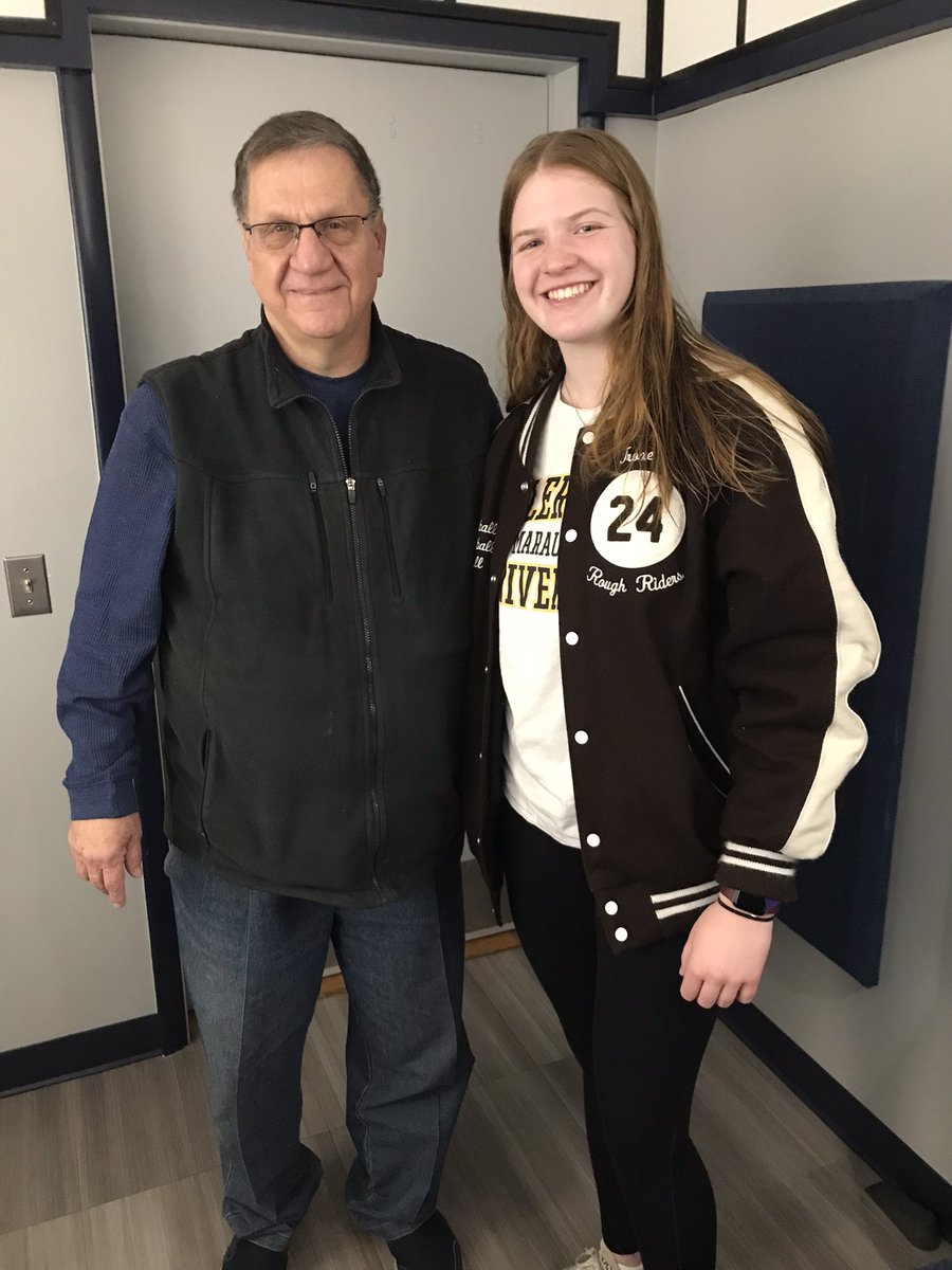 AWESOME GUEST The first softball 🥎 player we’ve had in the @LVFoxSports studio was @CHSRoughRiders senior @DelaneyTroxell and as I expected the multi-sport athlete knocked it out of the park. What a pleasure to visit with her and what a bright future she has!