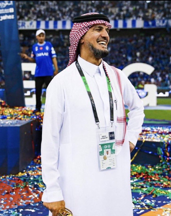 NFS_09's tweet photo. نحتاج واحد في #النصر مثل فهد المفرج .. 

هذا الرجل له دور كبير جداً في الإنضباط داخل الفريق ودور بالنجاح الإداري بالهلال طوال فترة تواجده، خصوصاً بفترة فهد بن نافل كونه أخذ صلاحيات أعلى

قريت عنه كثير وآخرها مقطع أيغالو، لطالما كنت معجب فيه
في نصرنا نفتقد هذا النوع من الإداريين https://t.co/LtH32klNII