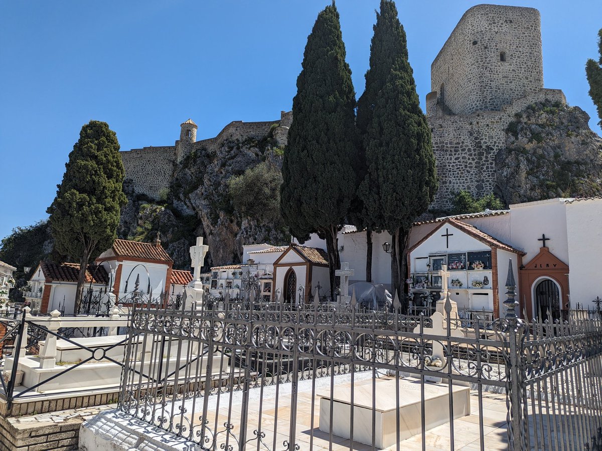 Olvera 
Classé plus beau cimetière d'Espagne