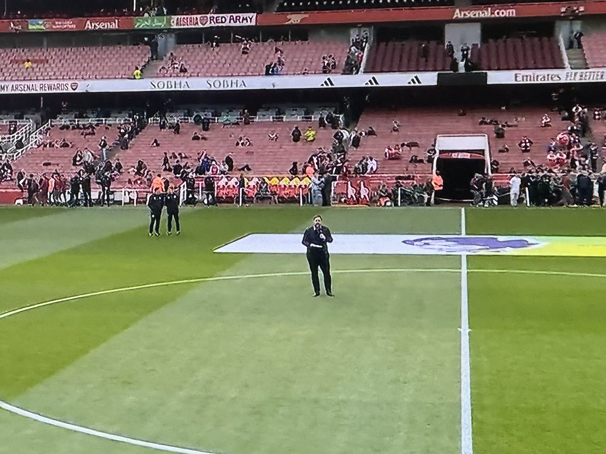 .@JakubKrupa giving North London a blast of Nessun Dorma.