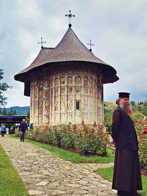 Humor - the monastery in the legendary land of Bucovina, Romania :

Humor Monastery is one of the religious masterpieces of Bucovina, a region best-known for its many churches and monasteries. Part of the UNESCO World Heritage Sites, alongside the painted churches from Voronet,…