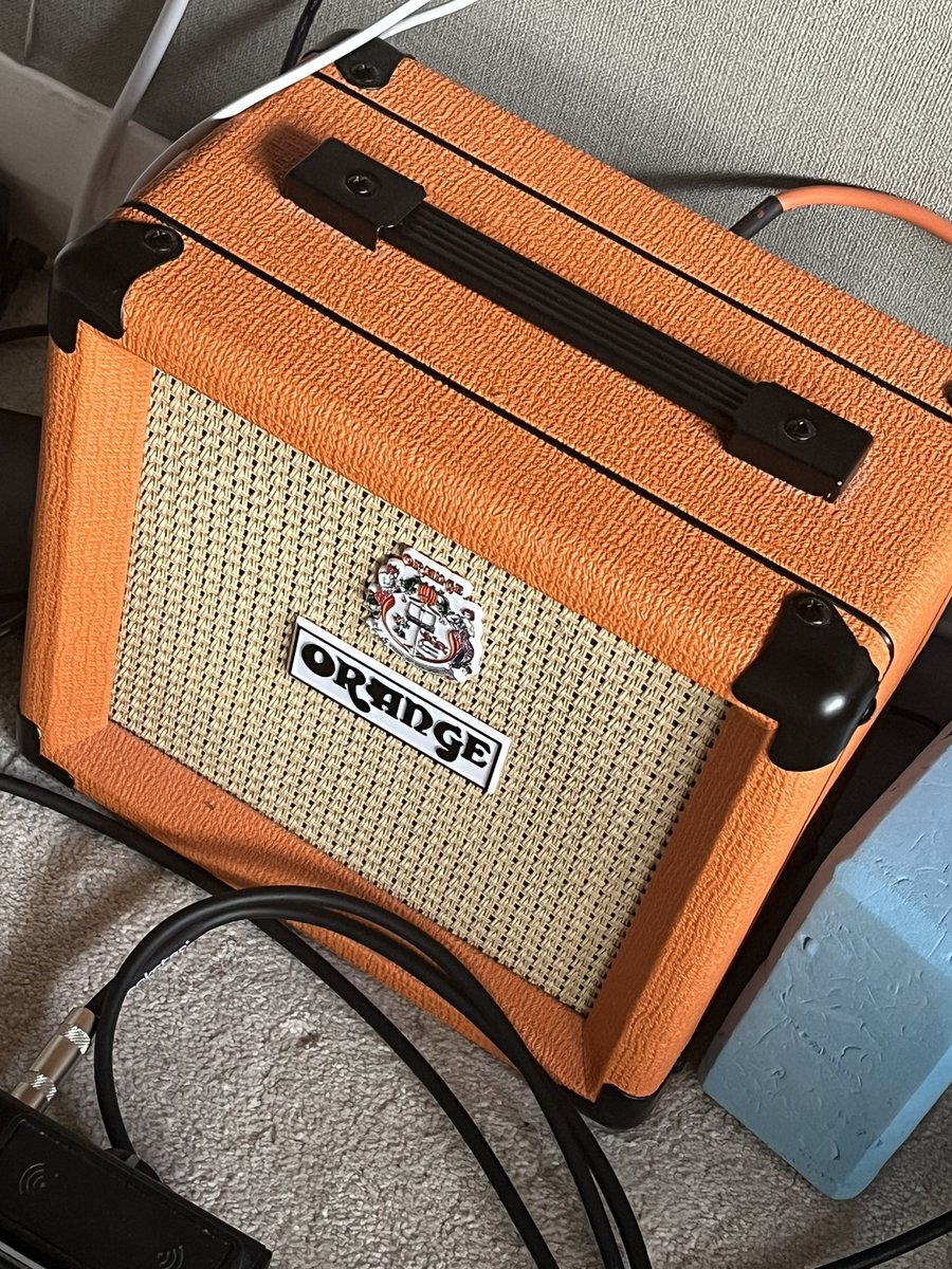 Solar has great taste in guitar amplifiers 👍🏼@OrangeAmps 

COLOURS PHOTO 3
#COLOURS_D15
#SOLAR #솔라 #COLOURS