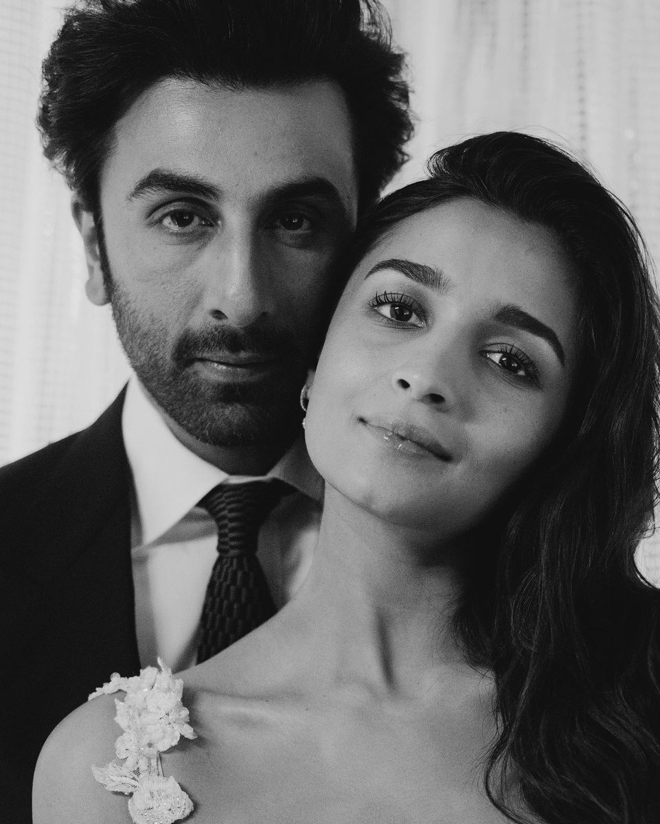 Wishing Mr Kapoor & Mrs kapoor a joyous 2nd wedding anniversary filled with love and happiness! 🖤🖤 #RanbirKapoor #AliaBhat