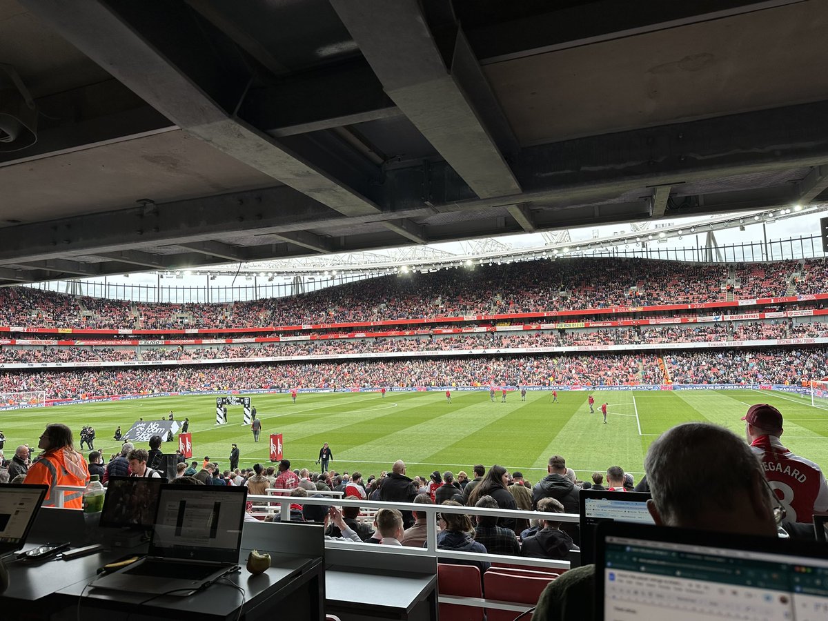 In position for Arsenal v Aston Villa. It was always set to be huge for the Premier League title & top four races but even more so now after defeats for Liverpool and Tottenham. This should be quite the contest. @BhamWorld_