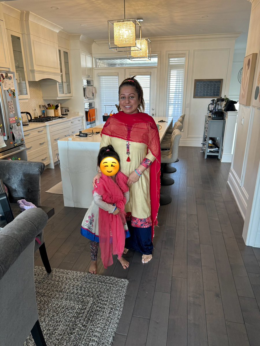 Ma femme et ma fille de communauté sikh qui va à la Gurdwara pour célébrer Baisakhi🤩🙏