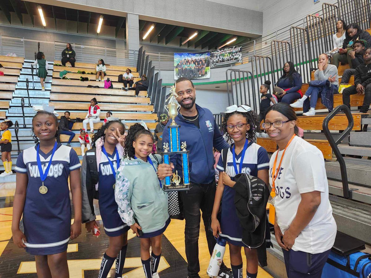 CookeStem's tweet photo. Let’s shoutout our cheerleaders who did amazing in their showcase! Go bulldogs! https://t.co/kQwis1xTK3