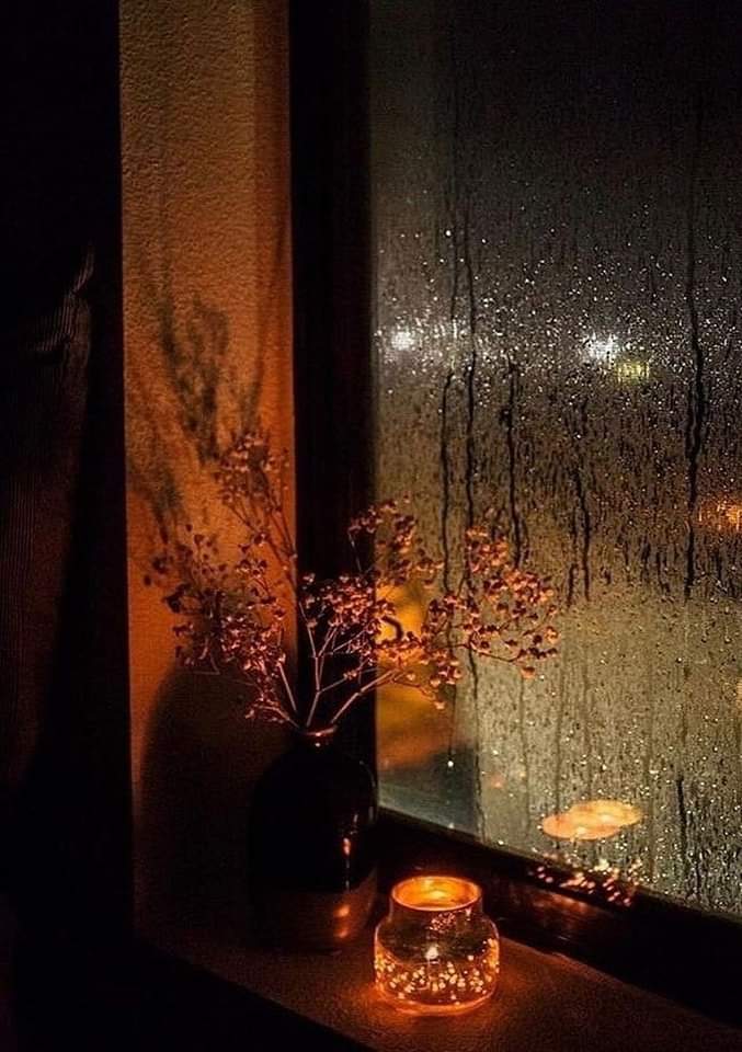 Labiakhan_8's tweet image. دل مضطر کو سمجھایا بہت ہے
مگر اس دل نے تڑپایا بہت ہے
تبسم بھی, حیا بھی, بے رخی بھی
یہ انداز ستم بھایا بہت ہے
قیامت ہے یہ ترک آ رزو بھی
مجھے اکثر وہ یاد آ یا بہت ہے
 رہ ہستی کے اس جلتے سفر میں 
تمہاری یاد کا سایہ بہت ہے