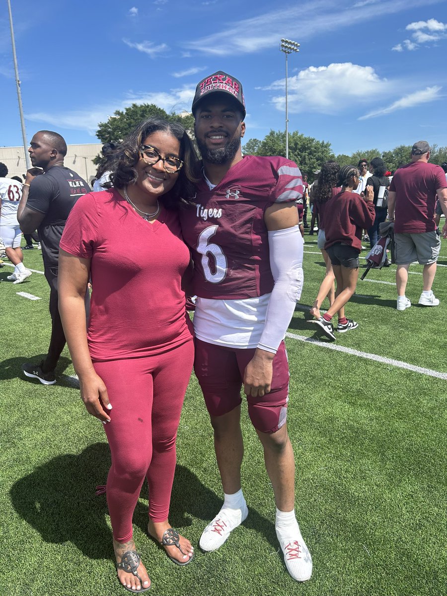 Got to see my favorite @TSUFootball player this weekend! Forever blessed to be your mom #6! @REvans2024 #Springgame2024 #txsu #SOCAlumni #TeamGrind