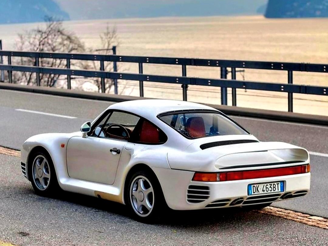 @Rinoire #SuperCarSunday #Porsche 959💯