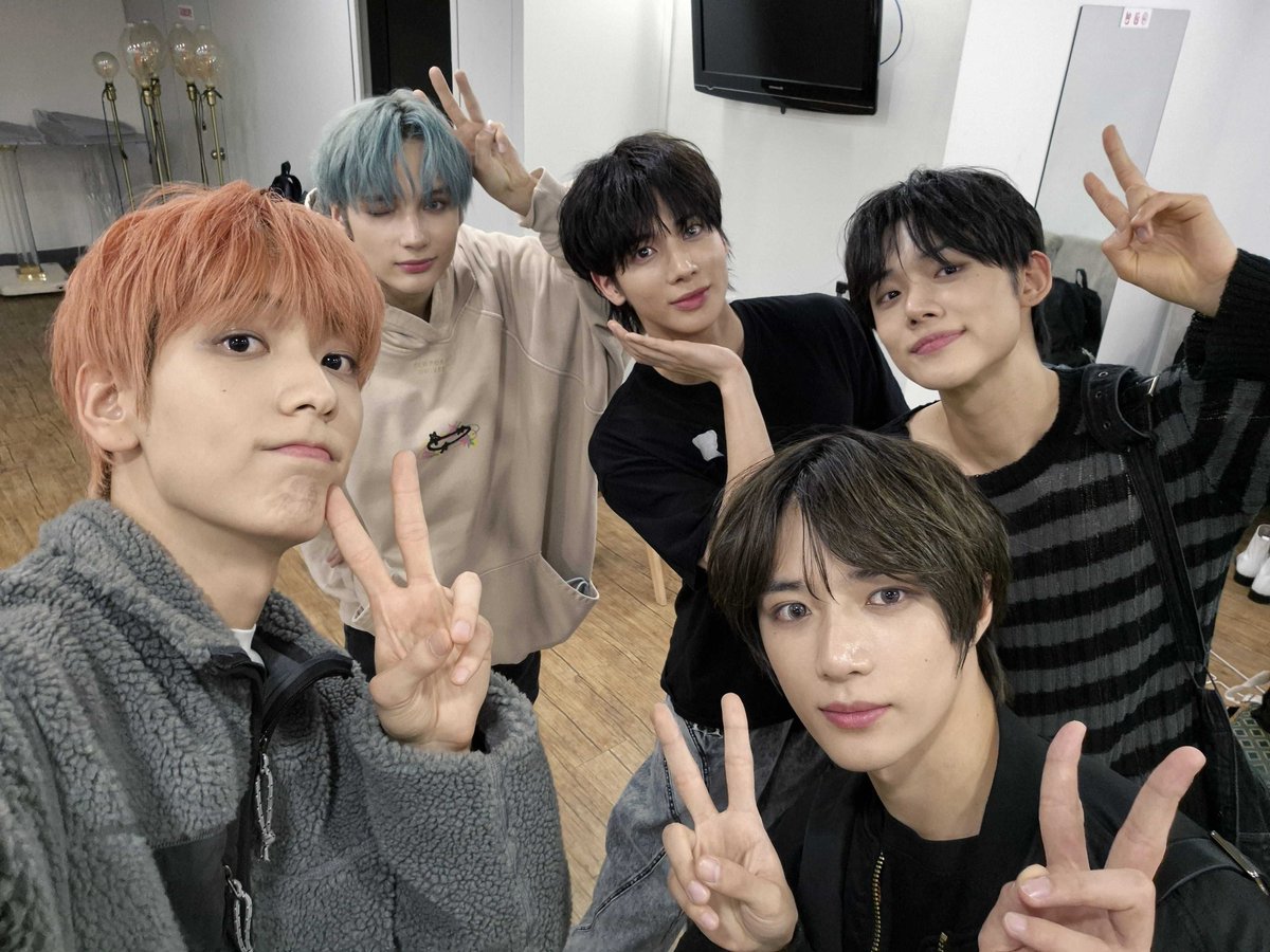 translatingTXT's tweet photo. [240415] #SOOBIN Weverse 

“TXT”

🐰 so cute 

@TXT_members @TXT_bighit https://t.co/koRFYsam8Z