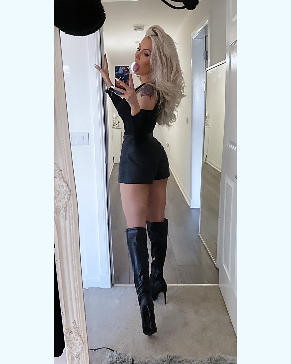 How does it feel knowing that this little brat wears, eats, drinks and smokes your money ? It should feel really good. Your only purpose is to please me after all ☺️🎀 Findom findomuk goddess empress domme blonde hot boots leather heels paypig whitewhale cuck debt ruin rinse…