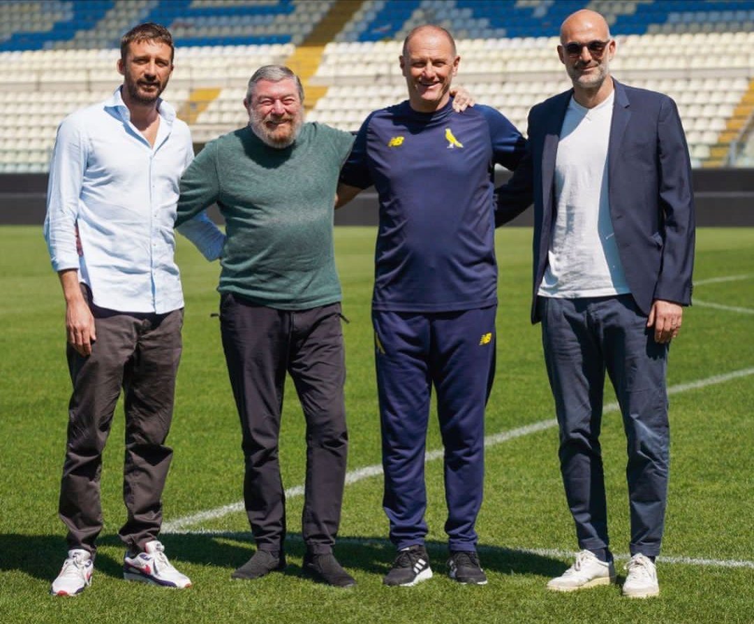 NOTIZIA UFFICIALE 
Pierpaolo Bisoli è il nuovo Allenatore del Modena.

Dopo l'esonero di Paolo Bianco la dirigenza del Modena ha scelto Bisoli come sostituto.
Bisoli è un tecnico molto esperto della Serie B e la sua ultima esperienza è stata con il Sudtirol.
#SerieB #modenafc