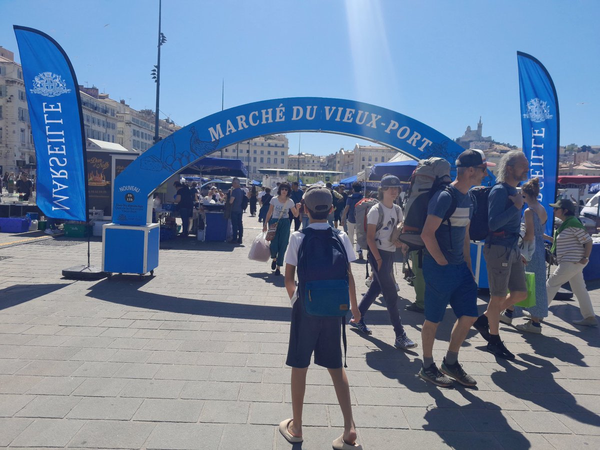 KaoutherDeMars's tweet photo. J'aime ma ville. 💙
#Marché #poissons #vieuxport #vieuxportmarseille #Marseille #sud #suddelafrance #mediterraneanfood #mediterraneanlifestyle #mediterranee #mediterraneanlife #magique #love 💙❤️ https://t.co/yQMfsgXinW