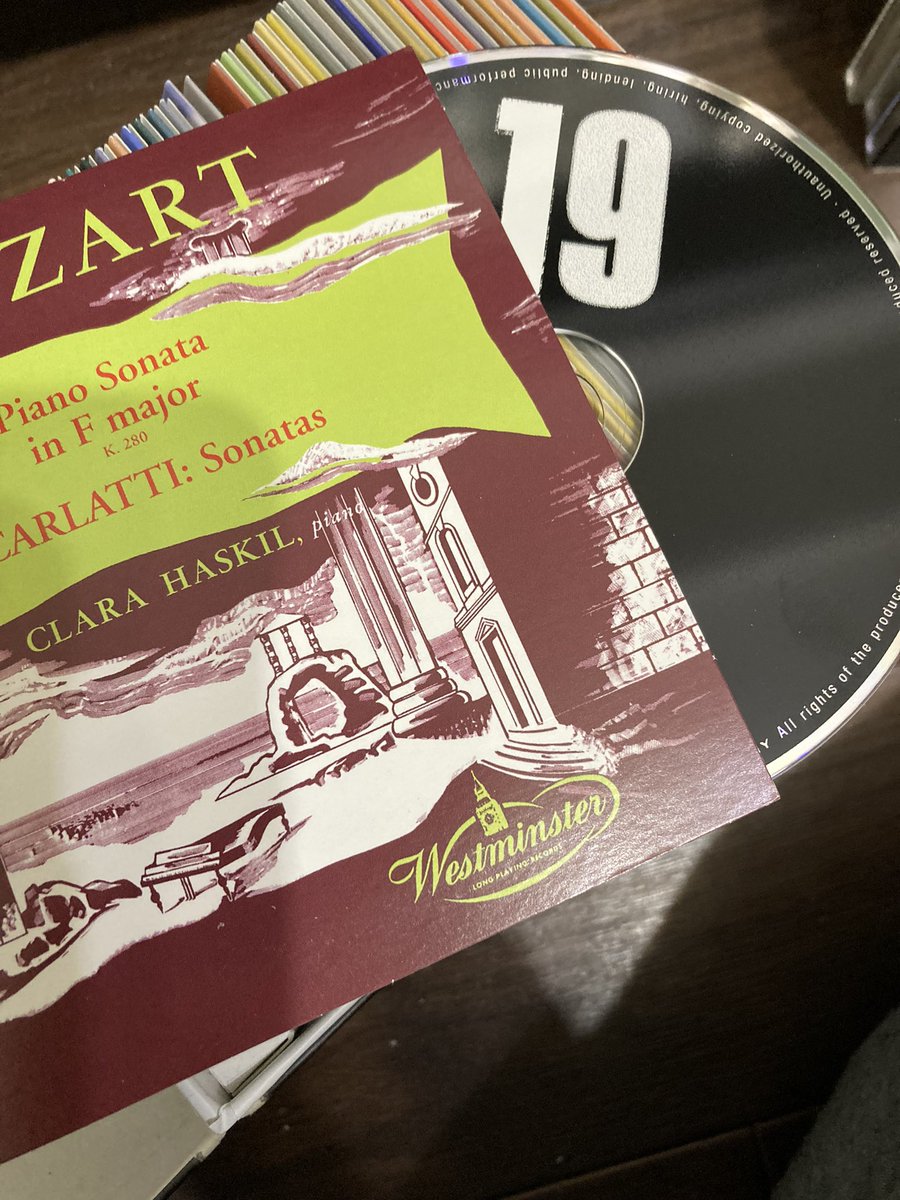 Scarlatti - The Keyboard Sonatas K 322, K 193, K 247, K 132 .. (Century'... youtu.be/2xE4RzNiQWo?si… 
夜も遅くなりましたので音量を絞って、クララ・ハスキルさんでスカルラッティ聴います。
明るい音楽のようで、影がある不思議な魅力が有るようです。ハスキルさんの技量が冴えるようです。