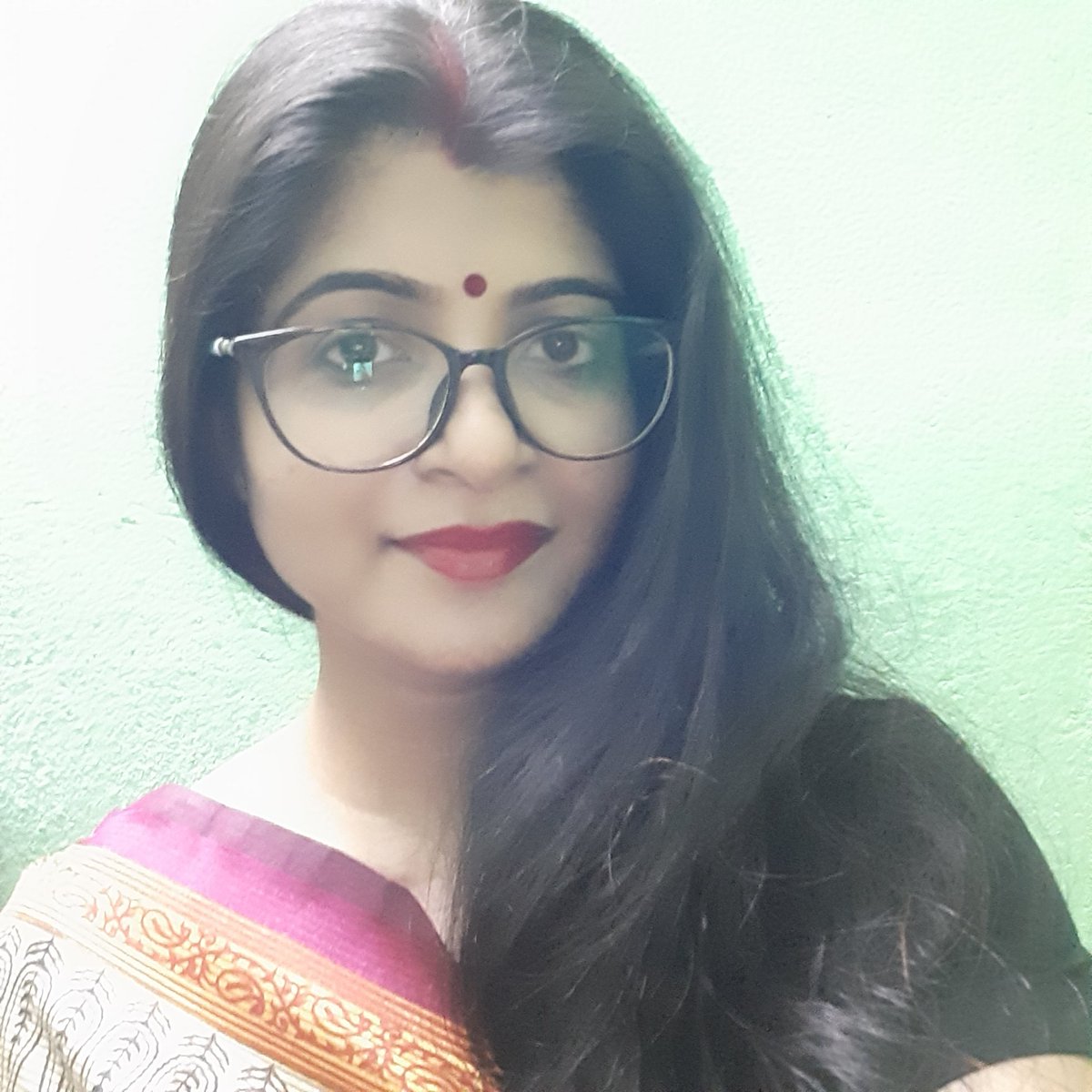 It's the Bengali New Year today!! Shubho Noboborsho (Happy New Year).... 
Festive mood and my love for saree......❤❤
#ethnic #traditionalwear #sareelove