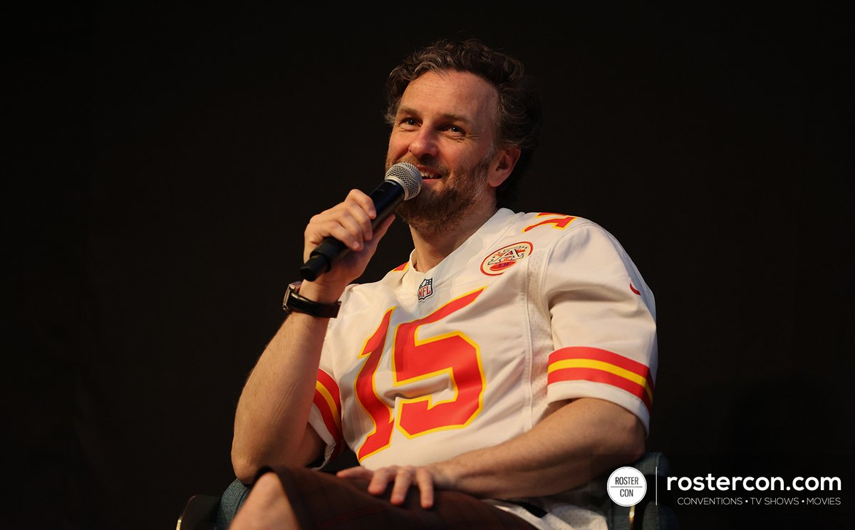 #TheLandCon6 - Les photos du premier panel de Steven Cree ont été uploadées // Photos of the first panel with Steven Cree have been uploaded #Outlander #TLC6 📷 rostercon.com/en/event-conve…