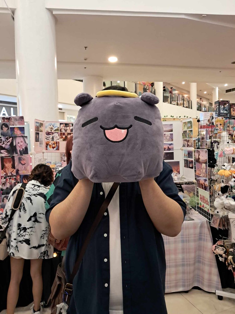 Thank you for visiting our table! Ozine Sakura UPTC has been a blast! Glad to see new faces and made new friends. Please support our next artist alleys as well! Look forward for more art works from me too (original and fan arts) 💛💛💛