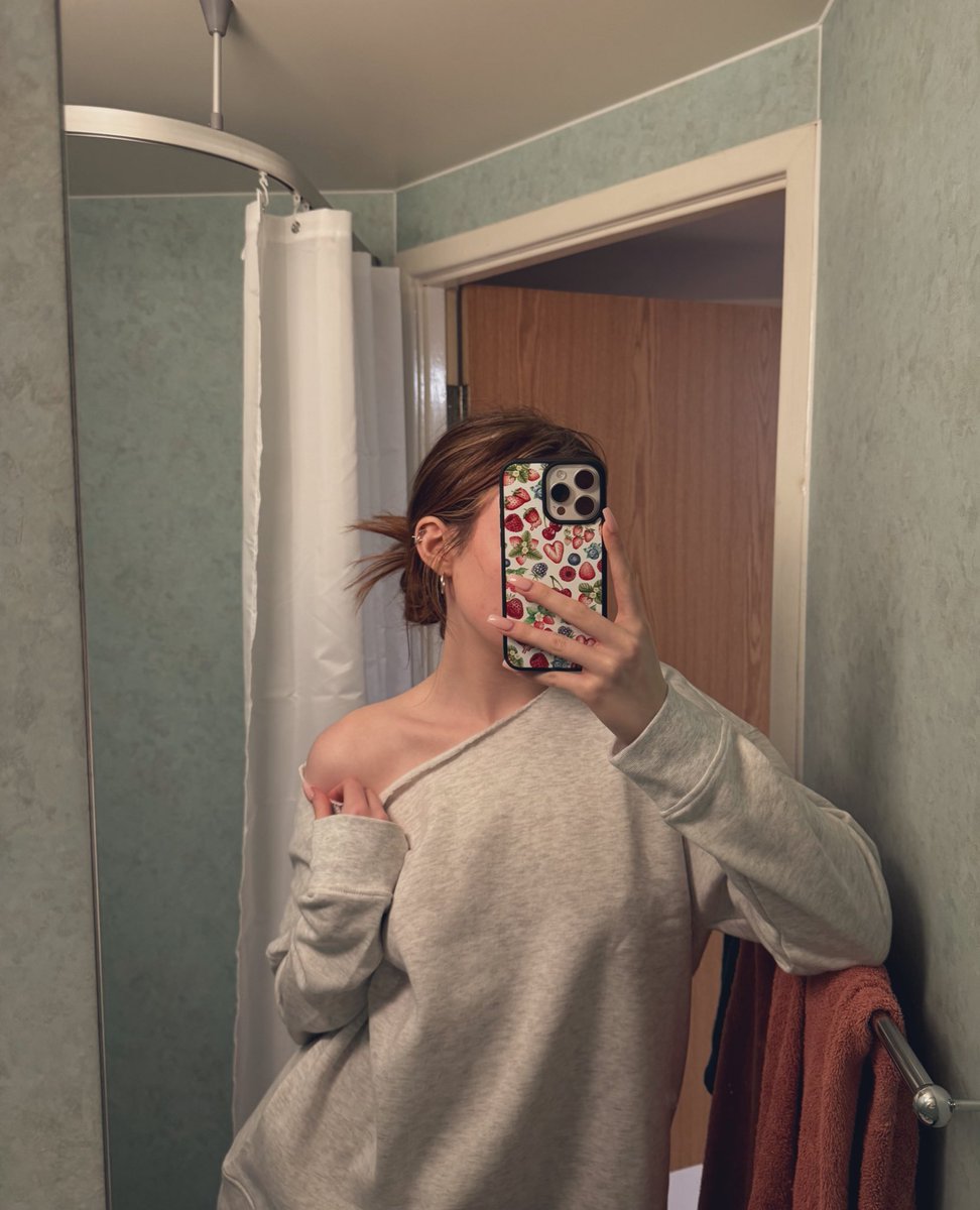 new fav case alert 🍓🫐💋. <a href="/caitlinsjewls/">Caitlin’s creations shop</a>