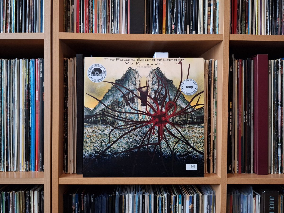 #NowPlaying 

The Future Sound Of London • My Kingdom Re-imagined (RSD 2018)

Morricone and Vangelis meet Ozric Tentacles. The most fascinating thing about FSOL's remixes is that the duo climbs back the musical tree and examines further the branches they originally passed by.