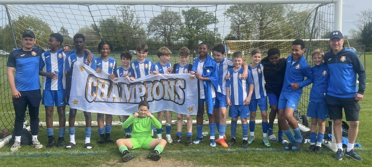 Metrogas FC (@metrogasfc) on Twitter photo 🏆CHAMPIONS!!!🏆
Congratulation to our U12’s who after winning the <a href="/LondonFA/">London Football</a> Cup were crowned <a href="/SelkentYFL/">Selkent Youth League</a> U12A Navy Champions today after a 4-0 win at Hayden.
Well done to Gary, Barry and all the players and parents!!!
#BushBushGas 🏆CHAMPIONS!!!🏆
Congratulation to our U12’s who after winning the <a href="/LondonFA/">London Football</a> Cup were crowned <a href="/SelkentYFL/">Selkent Youth League</a> U12A Navy Champions today after a 4-0 win at Hayden.
Well done to Gary, Barry and all the players and parents!!!
#BushBushGas