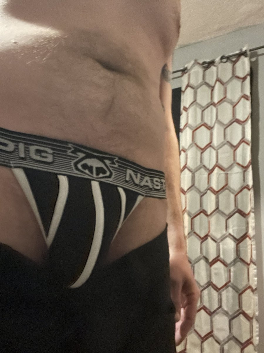 ConHerPup's tweet photo. Feeling pretty horny today! Anyone around  Kissimmee? Hit me up! https://t.co/AKZORMifis