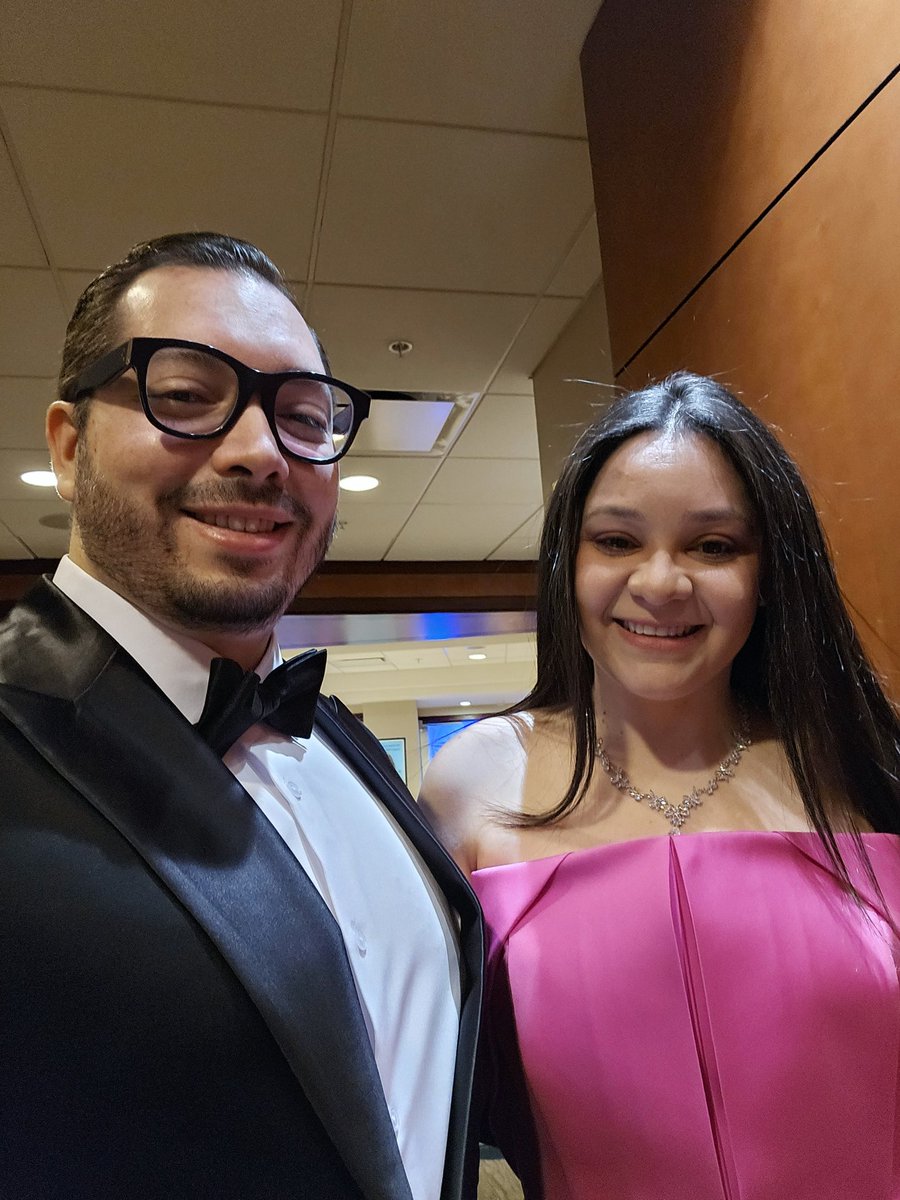 Honored to be recognized by the National Hispanic Medical Association as a #Top40under40 hispanic physician last night at #NHMA gala in Washington DC. Thank you, God, my wife and family. Let's keep advocating for Hispanic inclusion and diversity! @WeAreNUHeart @NMCardioVasc