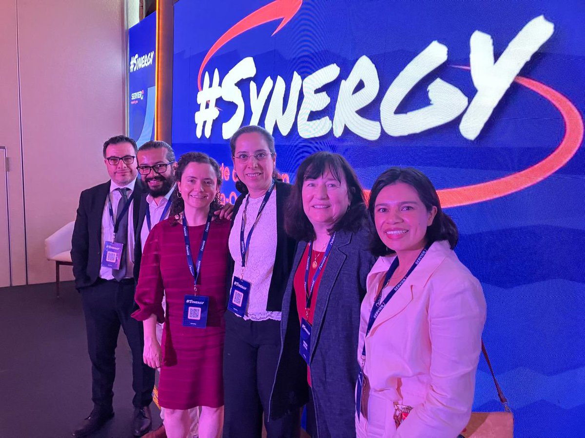 A pleasure to share moments with my leukemia friends @NidiaZa07175883 @GTLA_MX and with the great Wendy @DrWendyStock !