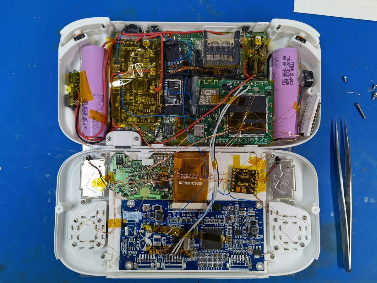 Modder transforma PS1 em portátil funcional sem emulador | Tec Loading