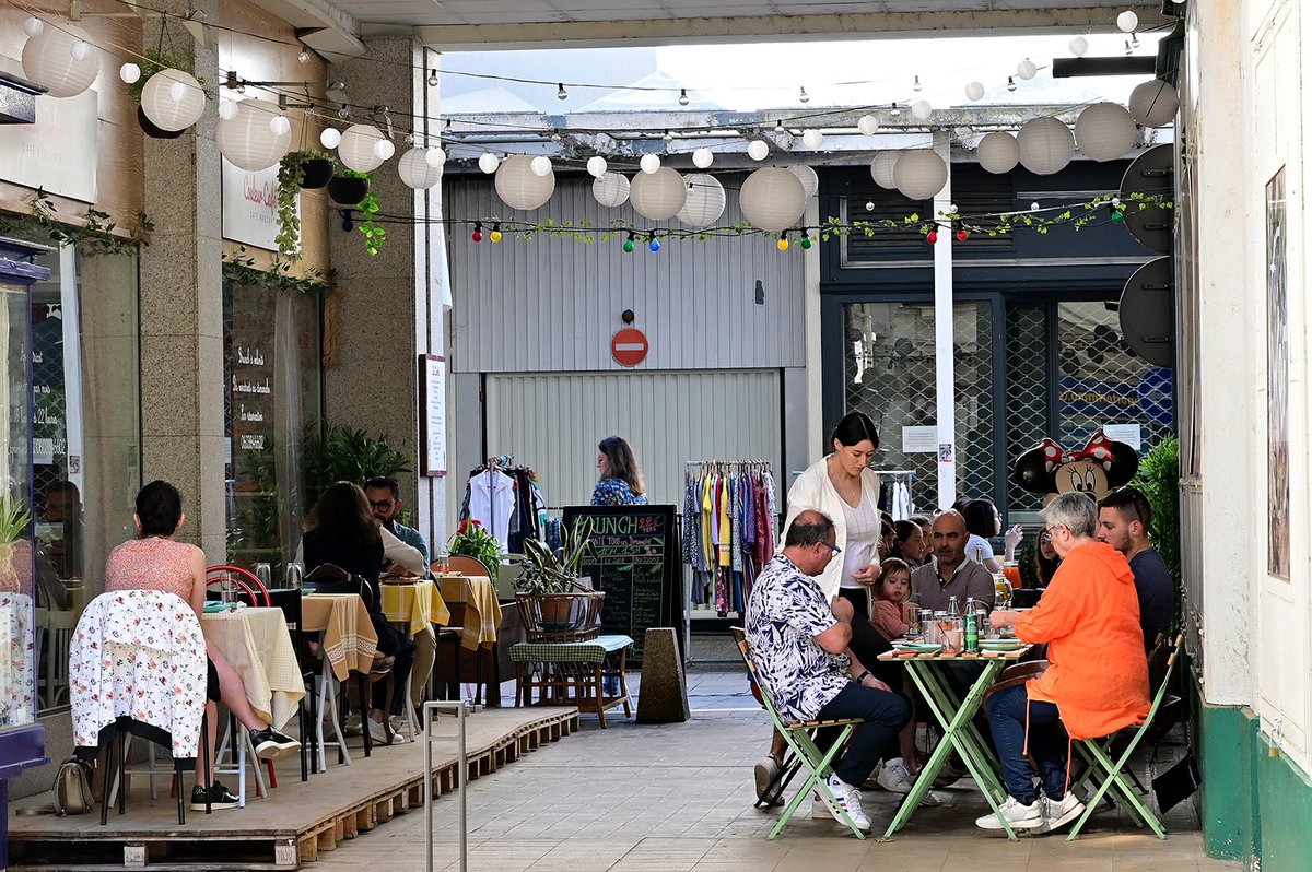 [#Braderie] Retour en images sur la braderie de printemps organisée par Vichy Commerce, sous un magnifique soleil ☀️🛍️