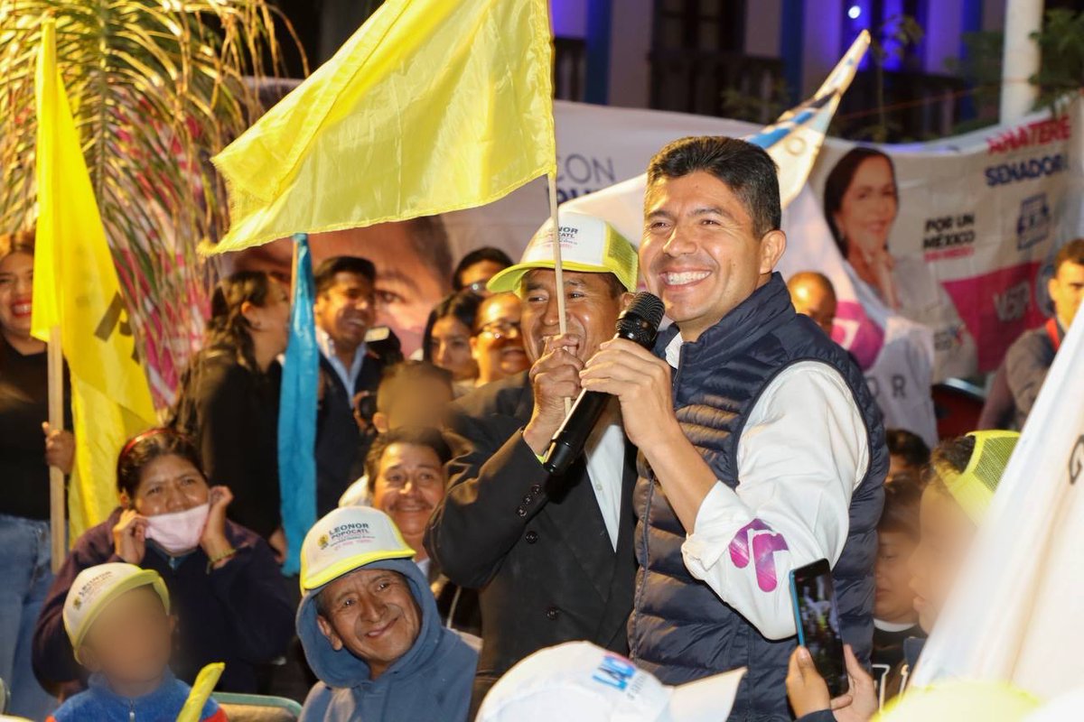 Coronango nos recibió con mucha alegría y cariño, ¡se sienten las ganas de que llegue un gobernador que les dé todo su apoyo! #LaloGobernador 😉

Muchas gracias a mi amigo Gerardo Sánchez por la invitación. 🙌🏼 

Agradezco también a <a href="/anaterearanda/">𝗔𝗻𝗮 𝗧𝗲𝗿𝗲 𝗔𝗿𝗮𝗻𝗱𝗮</a> , Gerardo Sánchez, <a href="/leonor_guti/">Leonor Popocatl</a>,