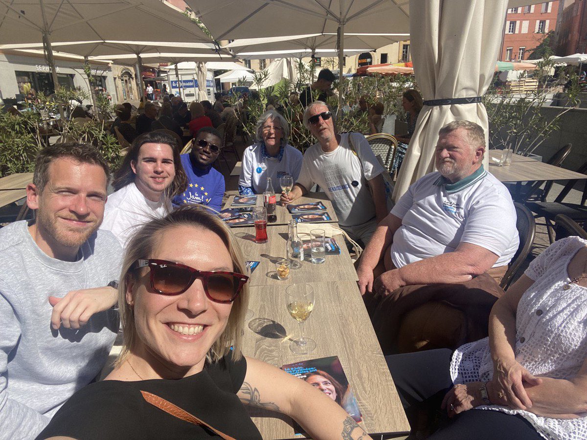 JeunesMacronPO's tweet photo. Belle mobilisation cette semaine dans les Pyrénées-Orientales avec @LaRem66 pour soutenir notre candidate @ValerieHayer et défendre notre @BesoindEurope ! https://t.co/XjE2Jh1nCY