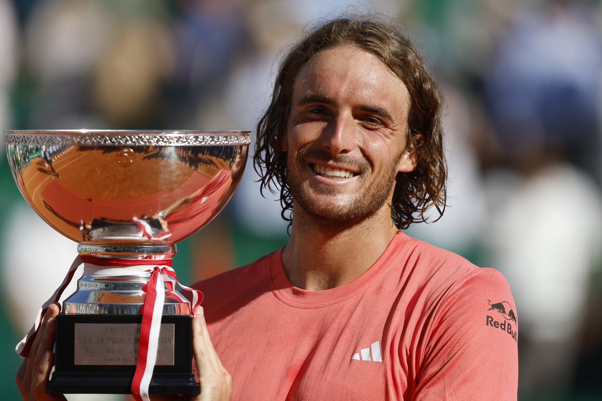 Son 4 yıl, 3 kupa! 🏆🏆🏆 Monte Carlo onun arka bahçesi. Stefanos Tsitsipas, Casper Ruud’u 6-1 6-4 ile yenerek #RolexMonteCarloMasters’ta şampiyonluğa ulaştı.