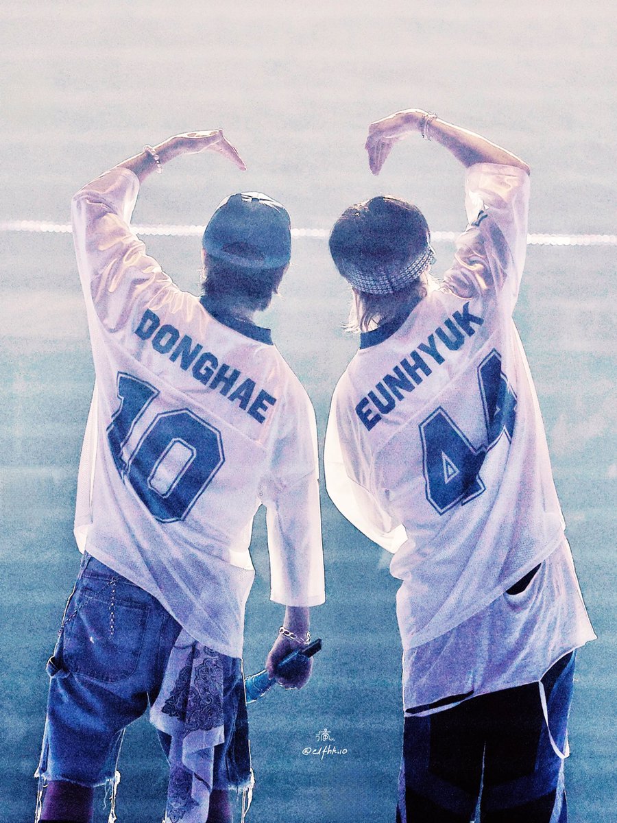 Zz_0415's tweet photo. 아기부부가 영원히 행복하길 。。♡
#HAPPYEUNHAEDAY #HAPPY415
#HYUKHAEDAY415 #은해야_결혼_해주세요 https://t.co/hTnNd420RP
