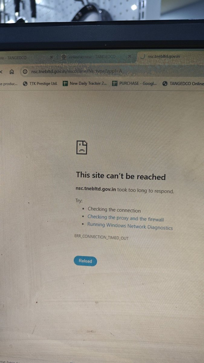 EB dept says everything is online now,the site is down for the past week for commoners to file their request.From the TNEB home page there's no time to remove senthil Balaji pic who had celebrated Diwali,pongal at jail How can commoner be the priority? @TThenarasu @ptrmadurai