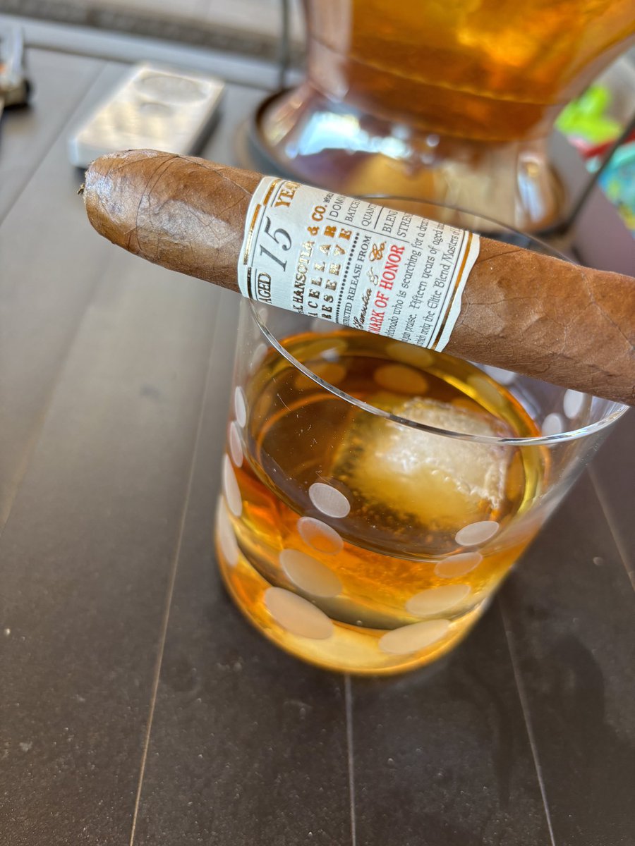 Really enjoyed this smooth Gurkha - nice even burn, earth and pepper ! Paired well with a glass of Rare Breed Barrel Proof !!