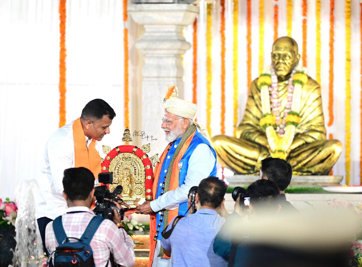 maheshkamath37's tweet photo. South India's BJP bastion Mangalore Dakshina Kannada welcomes Modiji with full glory.
Message is Loud & Clear.
#CaptainForDK
#AbkiBar400Par
@CaptBrijesh @narendramodi https://t.co/HxU3sXAJST