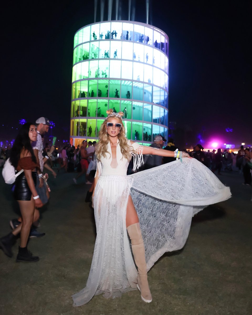 Here are some of my fave #Coachella looks! ✨🏜️ Which look is your favorite? 🤔 #SlivingInTheDesert 🔥#ThatsHot