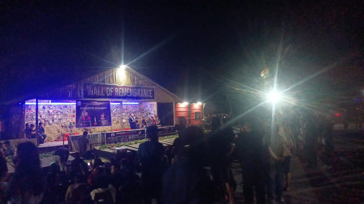 davehkismyname's tweet photo. Candles of Solidarity was held today in the heart of Lamka town at Wall of Remembrance in honour of our innocent departed souls who lose their lives in the hands of the terrorist #ArambaiTenggolMilitants .#MeiteiAtrocities continues on.
#MeiteiWarCrimes
#ManipurViolence 
#Kuki https://t.co/nYSVHn5ClO
