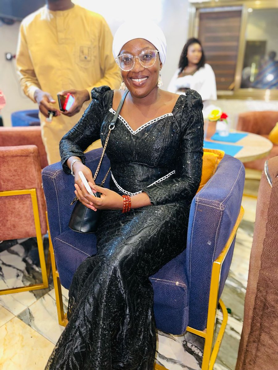 FatoumataDaou2's tweet photo. Le courant ne me manque même pas 🤣😅🤣😅 https://t.co/Wrnzd08vmX