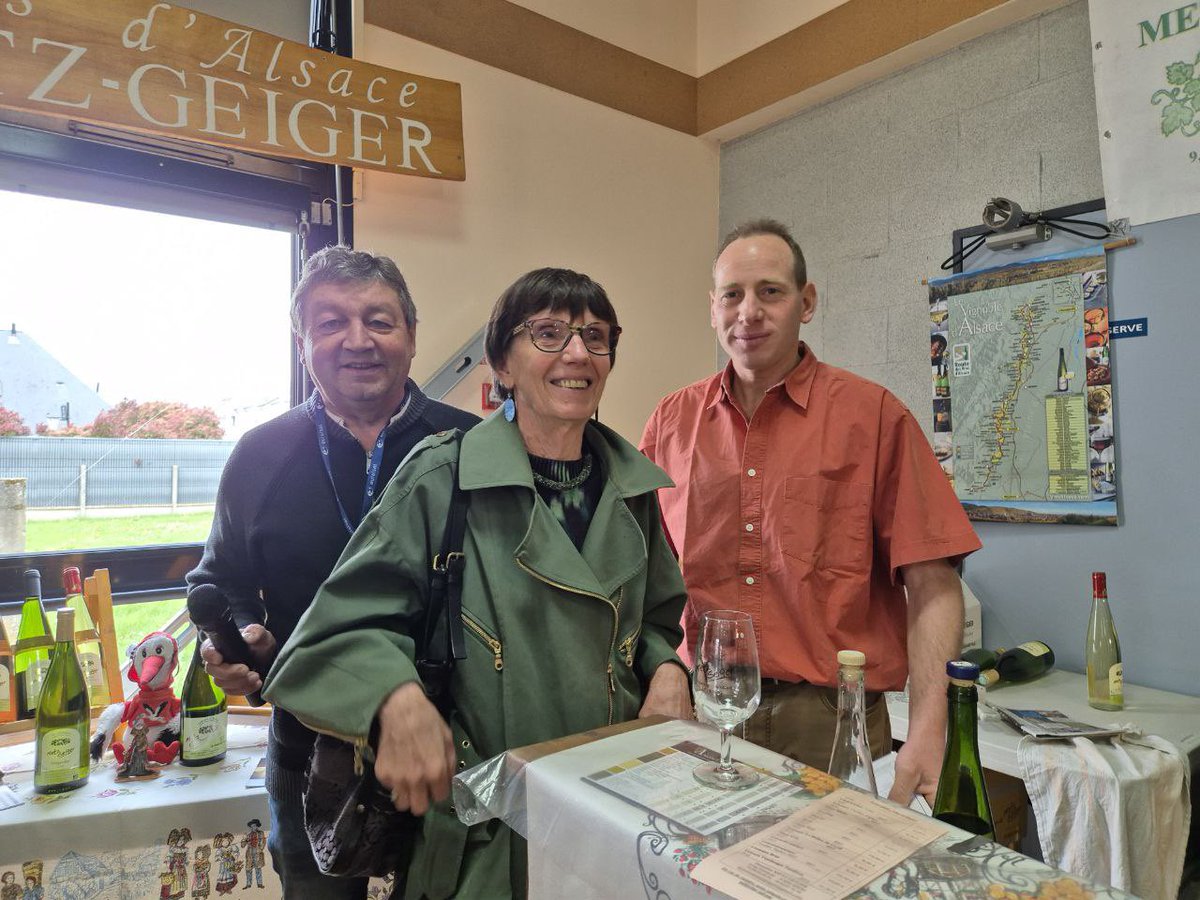 vdemontchalin's tweet photo. ☀️ J’étais ce week-end : 

-  Aux côtés des élus de la communauté de communes des Portes euréliennes Ile-de-France pour l’inauguration de leur nouveau siège à #Epernon. Une belle réalisation au service de la population ! 🏫

-  Aux côtés des producteurs d’Eure-et-Loir pour les 20 ans de la  marque « Terres d’Eure-et-Loir » au château de #Maintenon. Un bel événement en l’honneur de producteurs engagés (pour leur territoire) ! 🌾

-  Aux côtés des champholois pour la 5ème édition du salon des petits producteurs #TerroirDeFrance. De belles découvertes gastronomiques ! 🍽️

Encore de belles journées en circonscription !