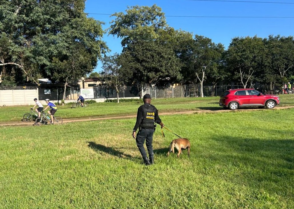 The 24/7 Security K9 Unit patrolling the Jozi trails to ensure the safety of the trail users over weekends.

<a href="/JoziTrails/">JoziTrails</a>
#team247 #proudly247 #security #safety #securityservices #247securityservices #247security #247k9unit 🇿🇦